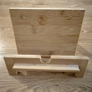 Umbra Natural Bamboo Display Stand - perfect for iPads and Tablets